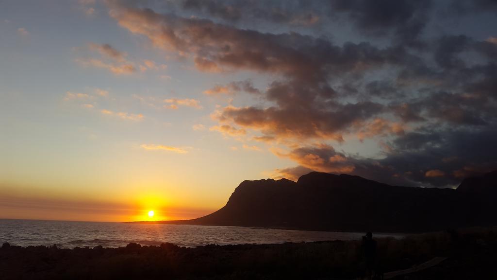 La Mer Seafront Selfcatering Accommodation Kleinmond Exterior foto